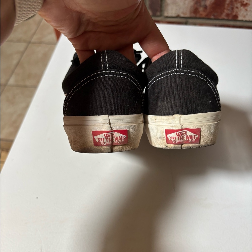 Vans - Picture 3 of 5